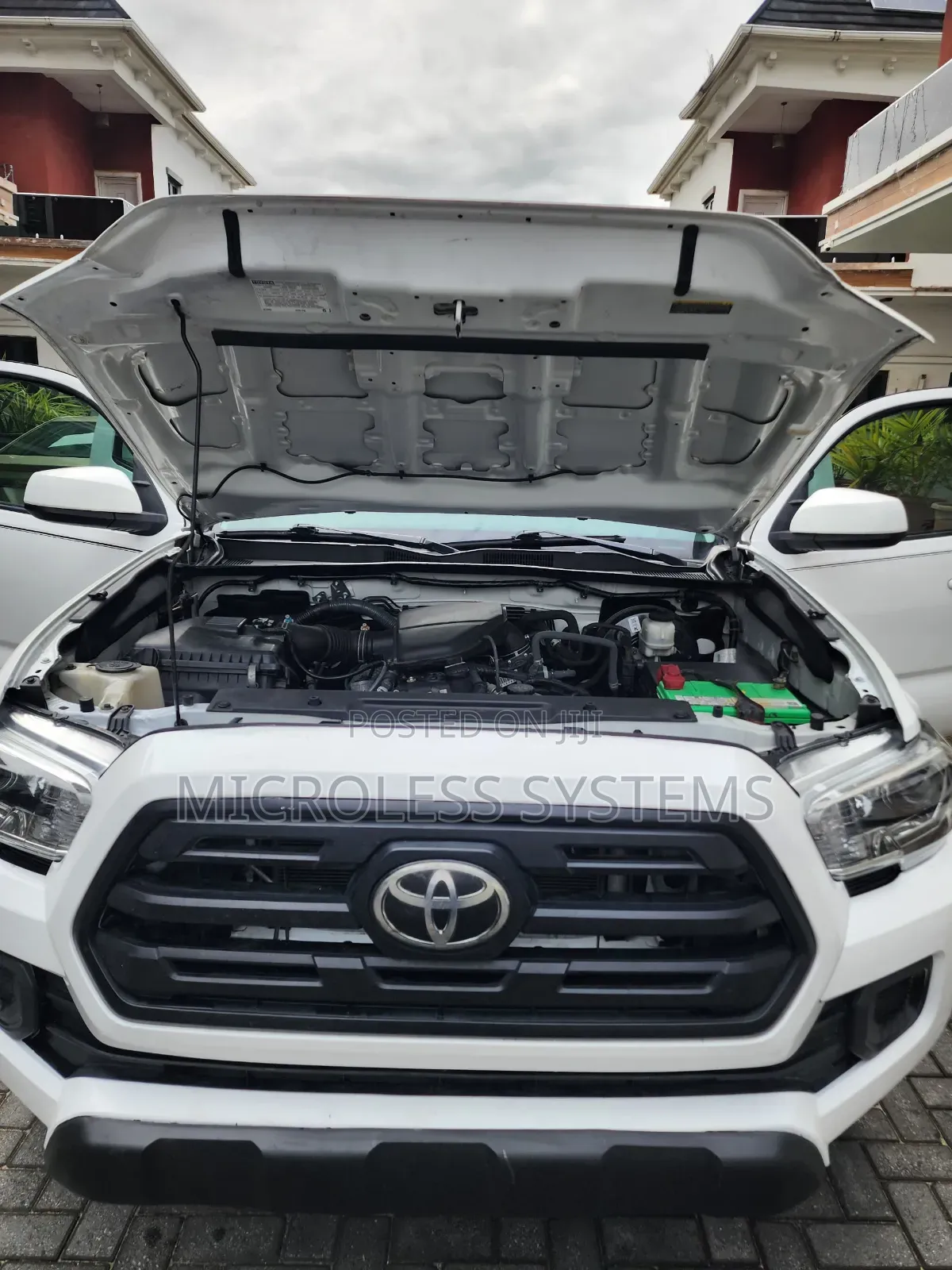 Toyota Tacoma 2019 White