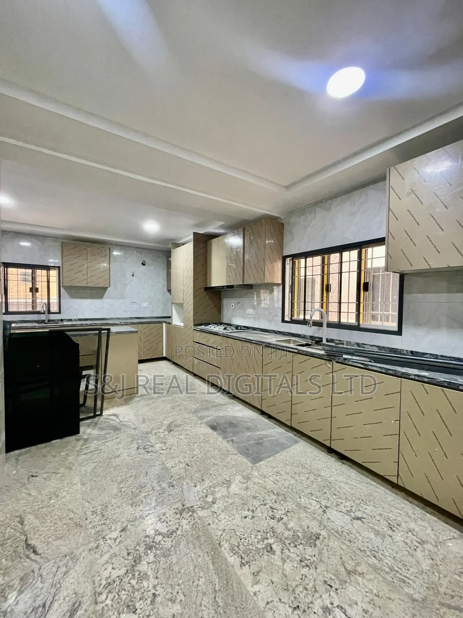 5bdrm Duplex in Life Camp for sale