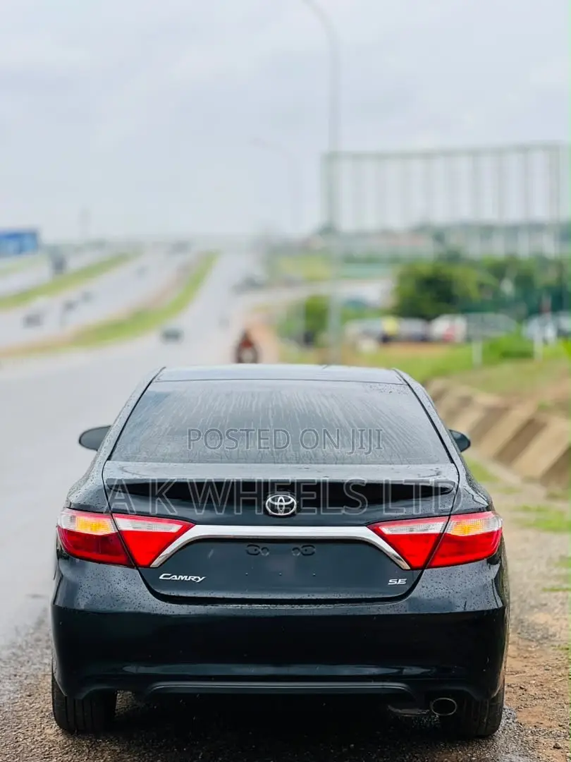Toyota Camry SE w/Special Edition Pkg (2.5L 4cyl 6A) 2016 Black
