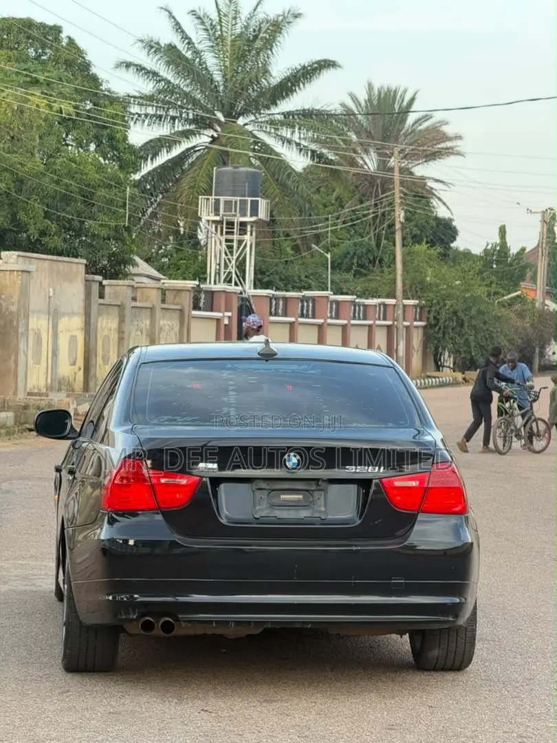 BMW 328i 2010 Black