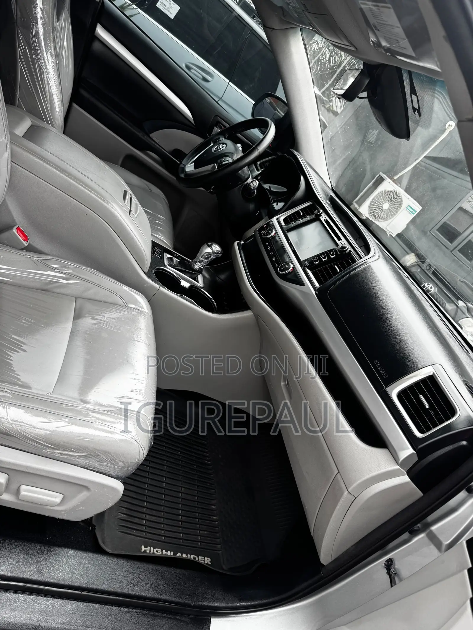 Toyota Highlander XLE 4x4 V6 (3.5L 6cyl 8A) 2017 Silver