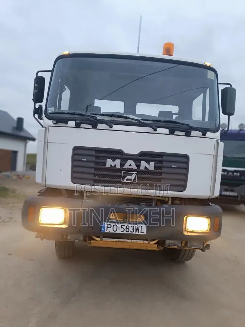 MAN Diesel Truck With Trailer Head