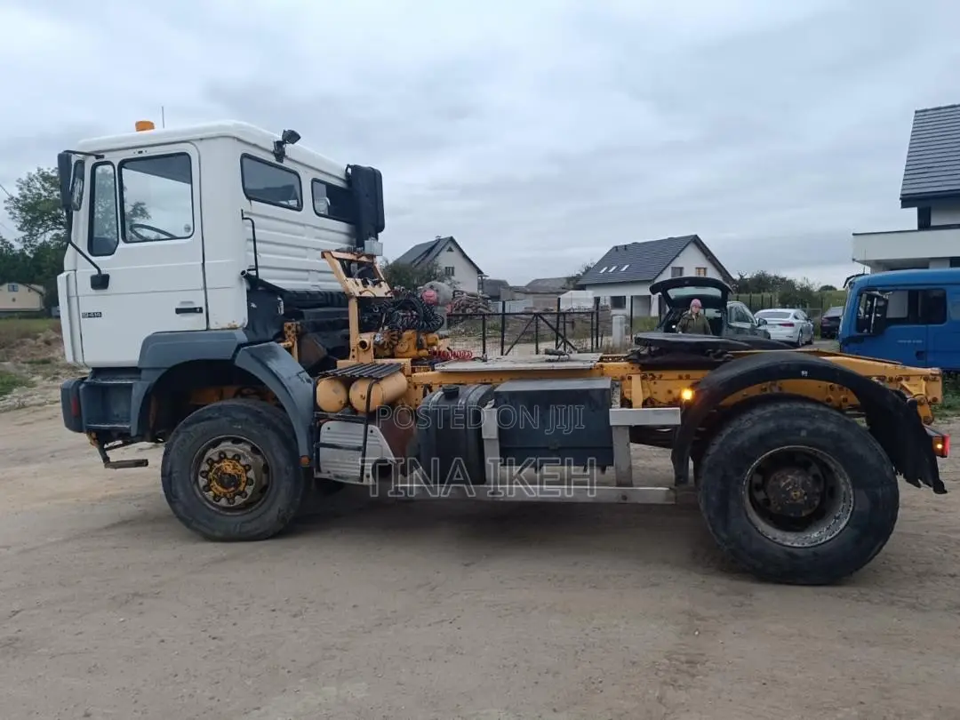 MAN Diesel Truck With Trailer Head
