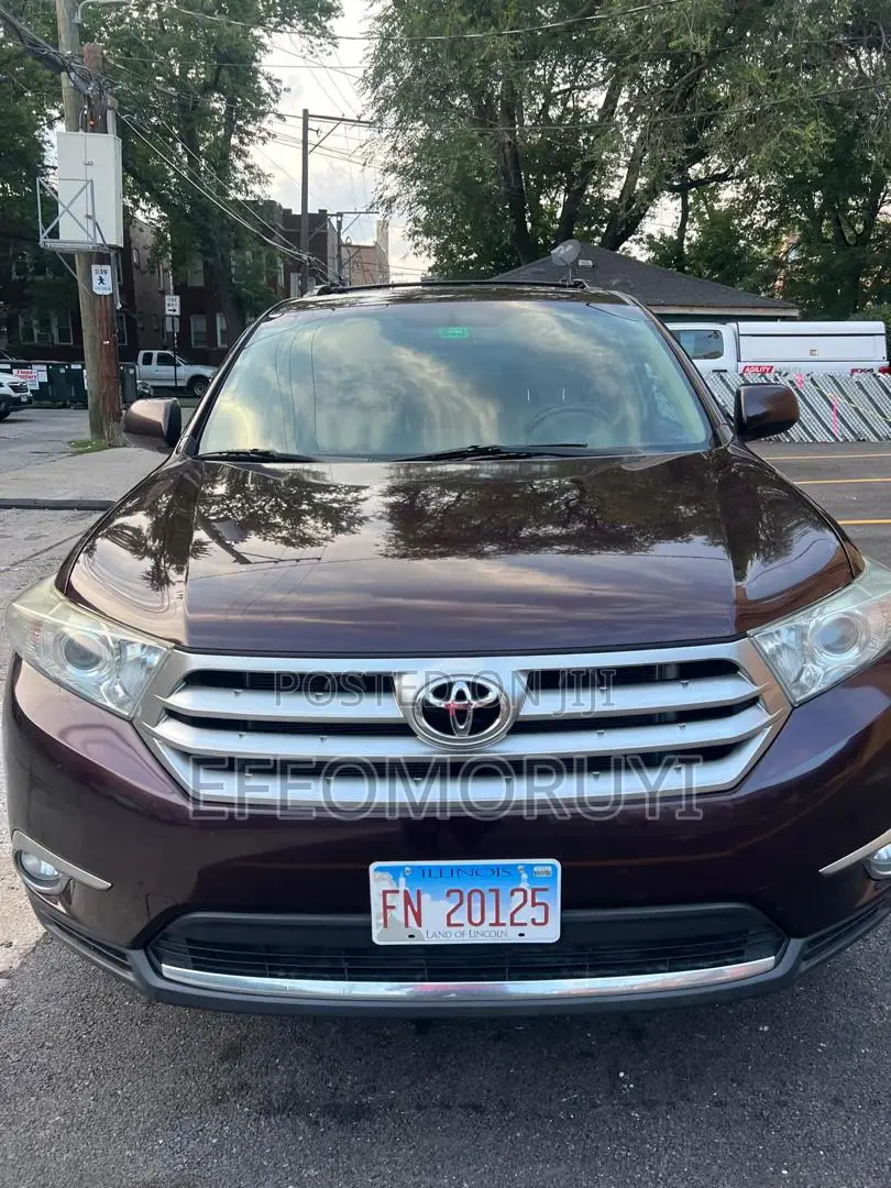Toyota Highlander SE 3.5L 4WD 2013 Purple