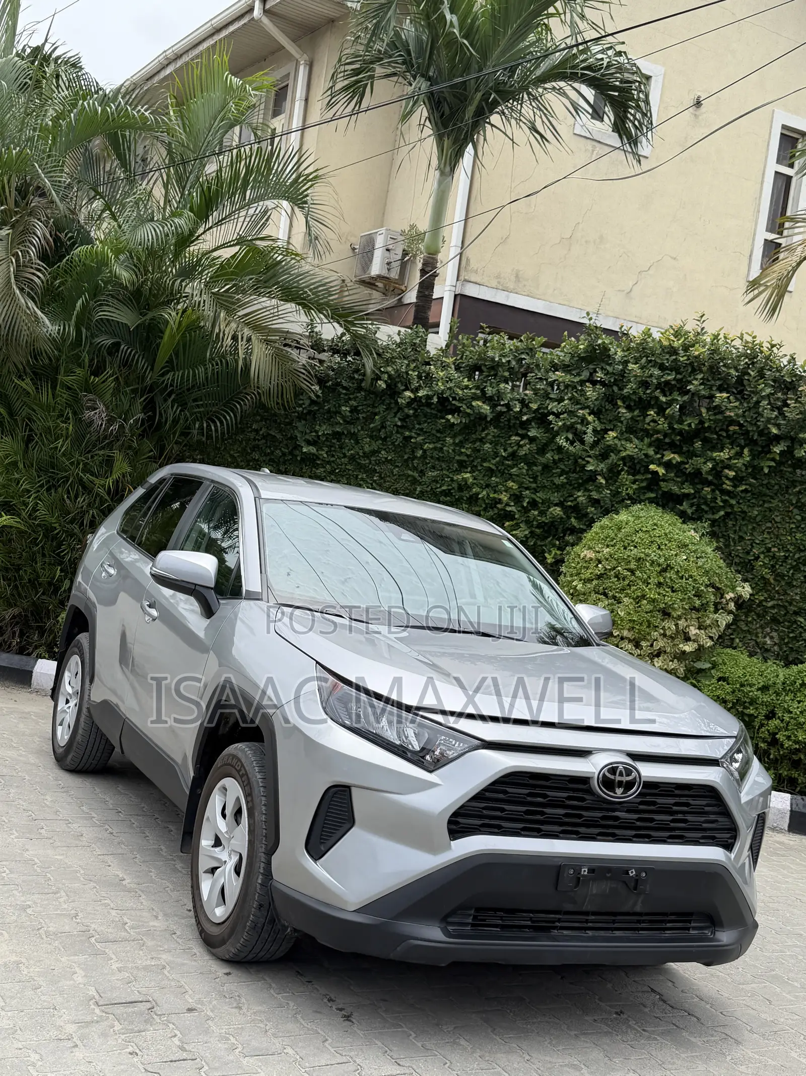 Toyota RAV4 2025 Silver