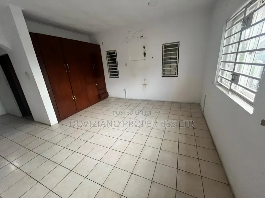 4bdrm Duplex in Awolowo Road for rent
