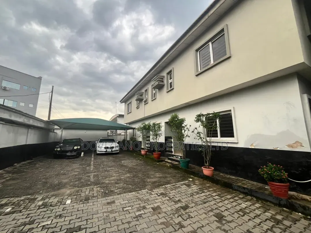 4bdrm Duplex in Awolowo Road for rent