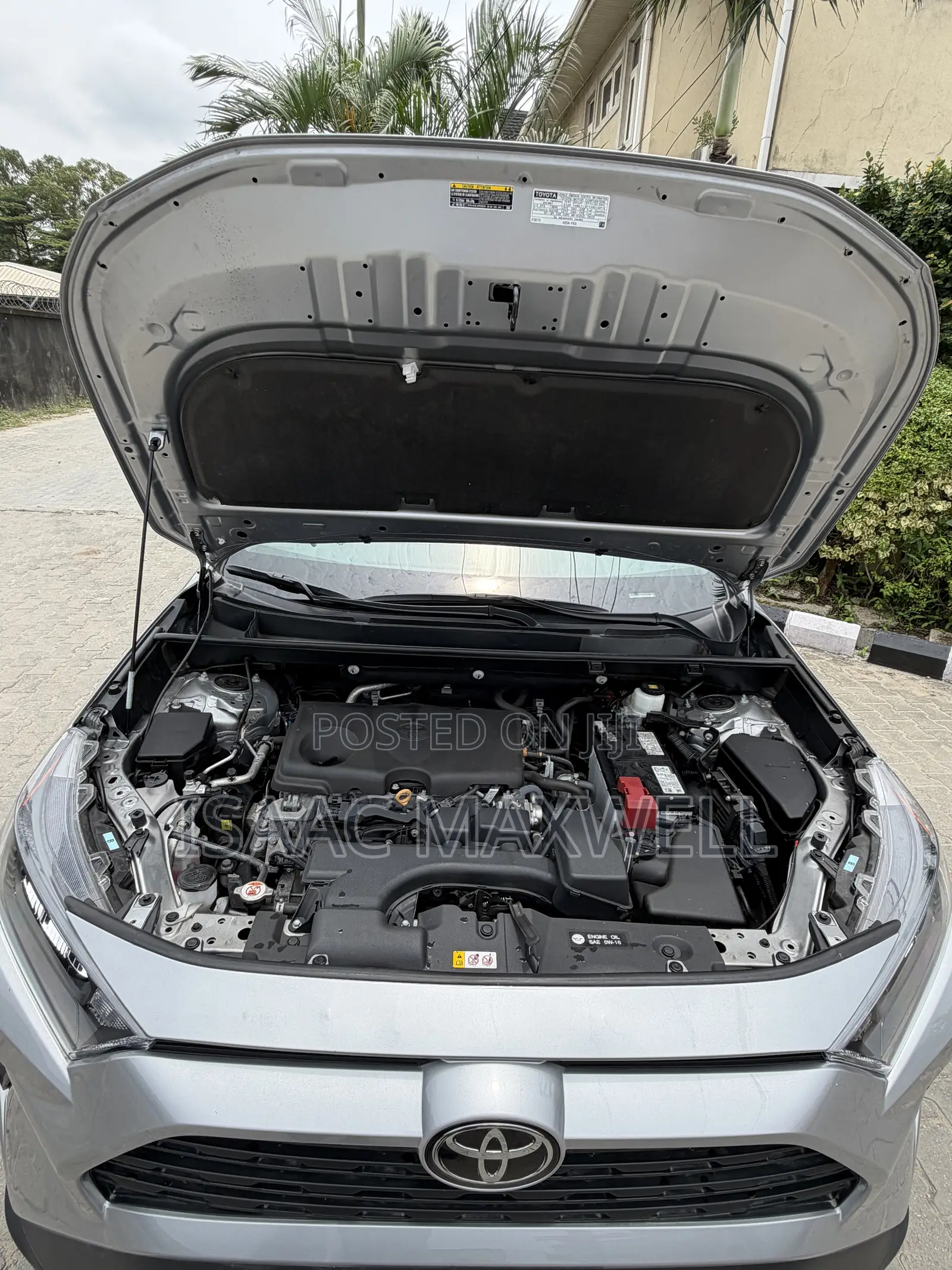 Toyota RAV4 2025 Silver