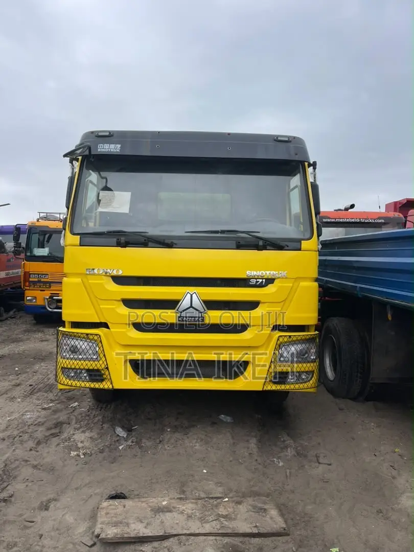Howo SinoTruck With Mixer