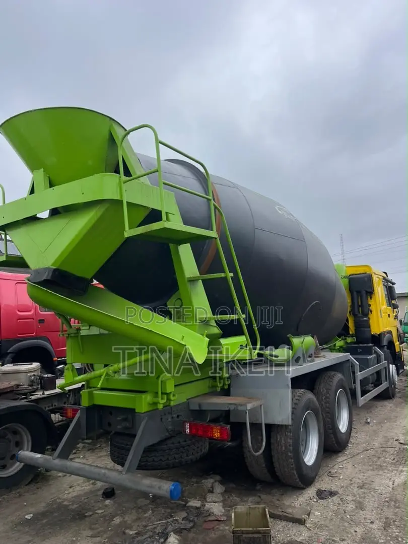 Howo SinoTruck With Mixer