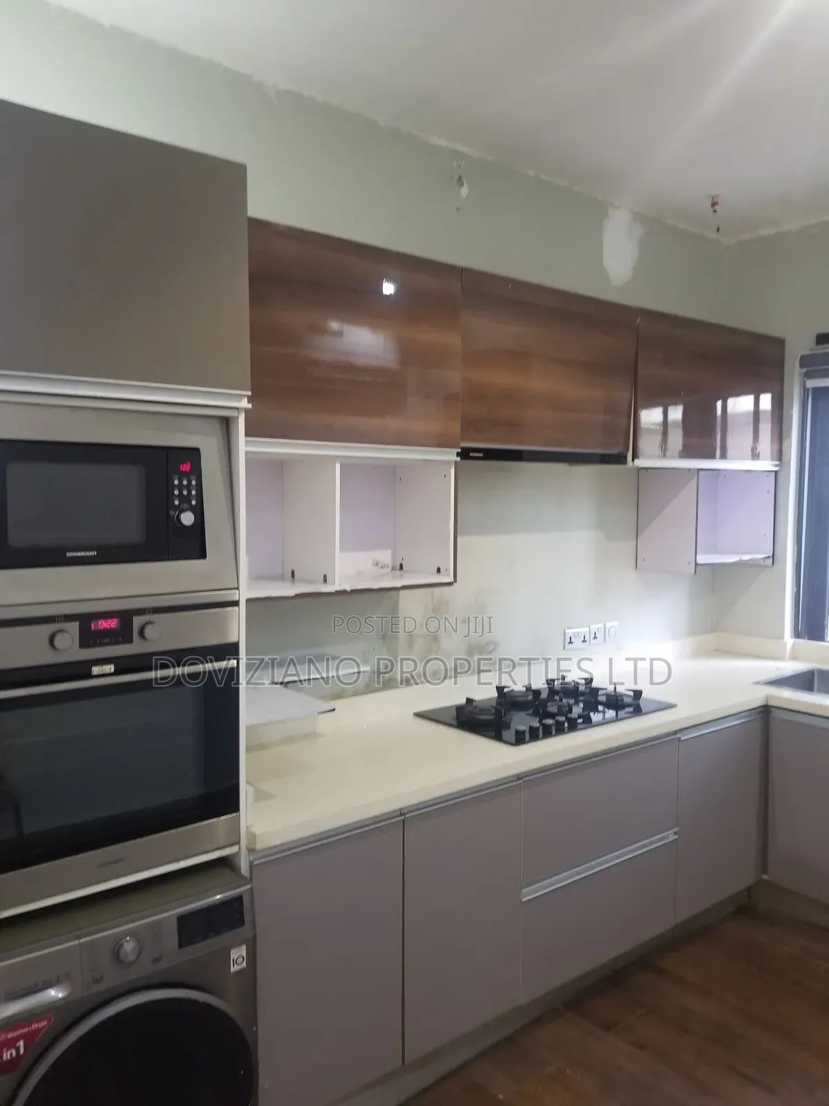 Mini Flat in Adeola Odeku for rent