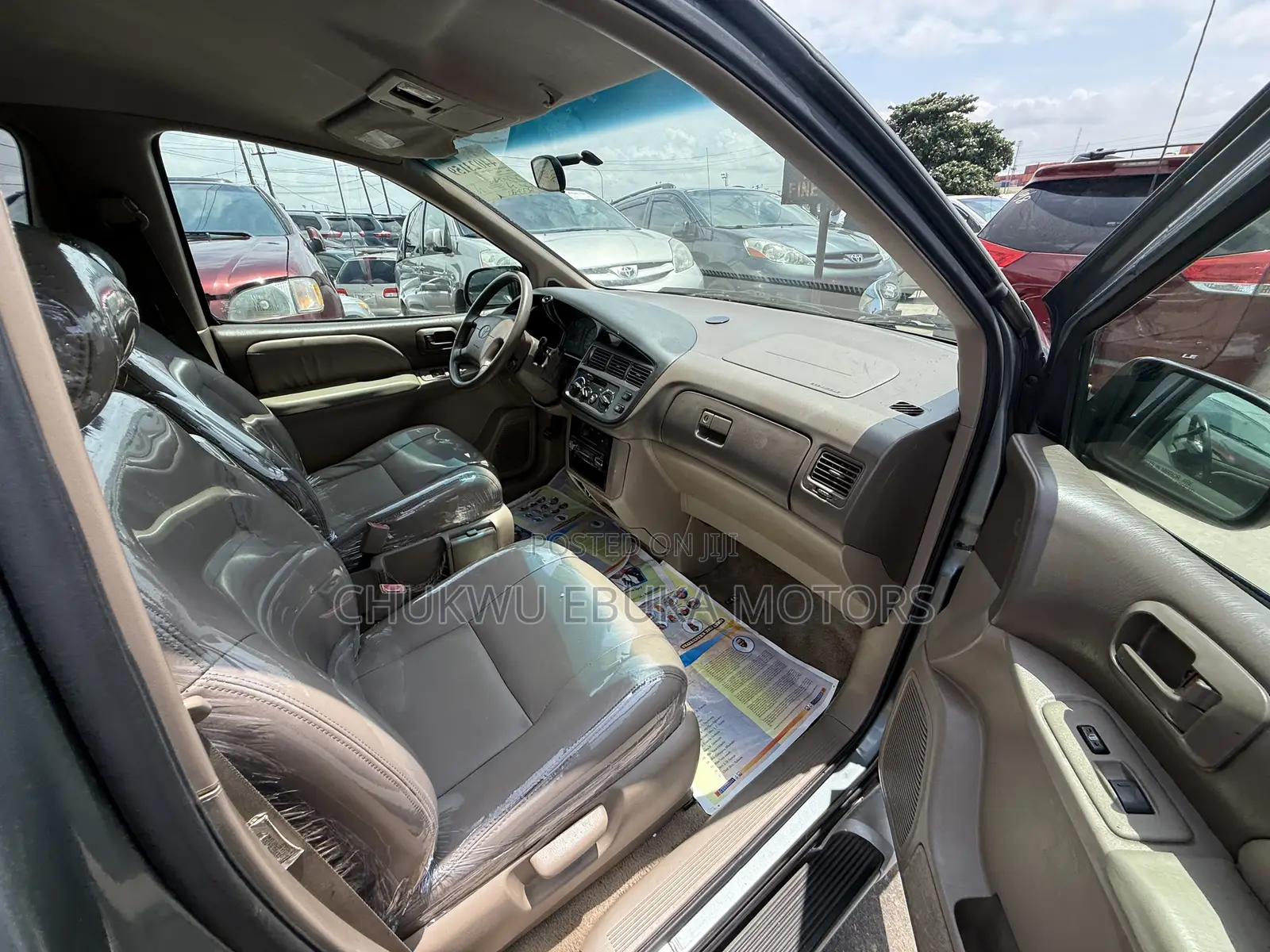 Toyota Sienna XLE & 1 hatch 2000 Gray