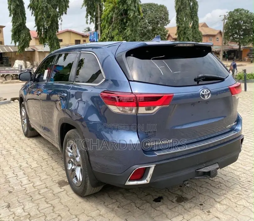 Toyota Highlander Limited Platinum 2019 Blue