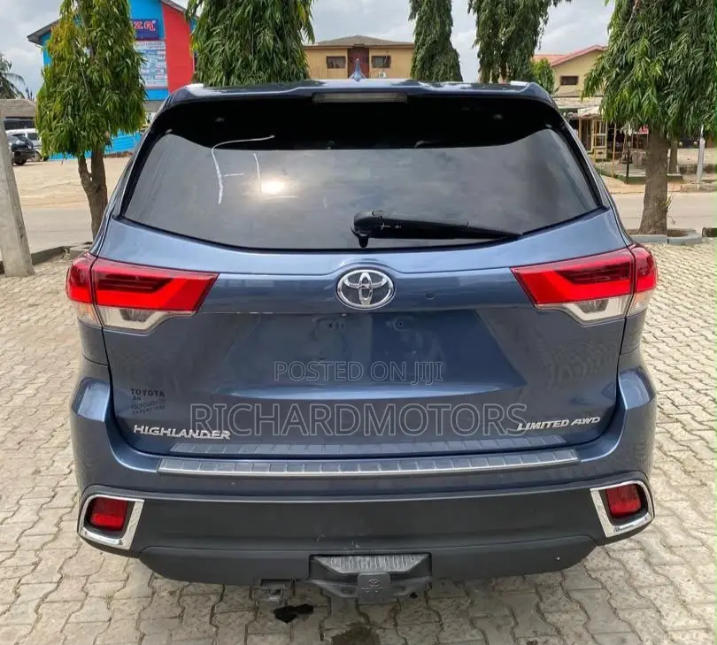 Toyota Highlander Limited Platinum 2019 Blue