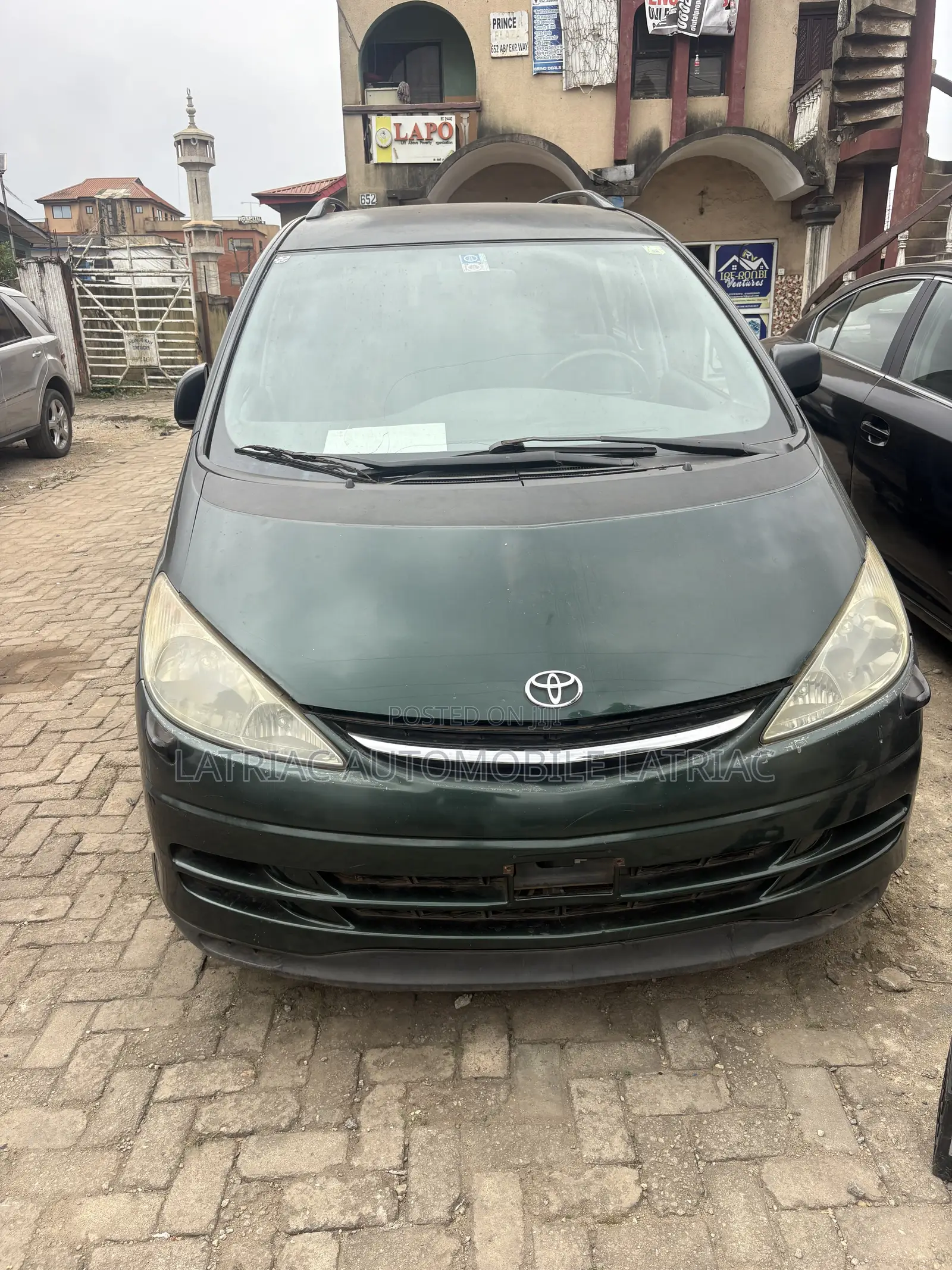 Toyota Previa 2.0 D-4D 2005 Green