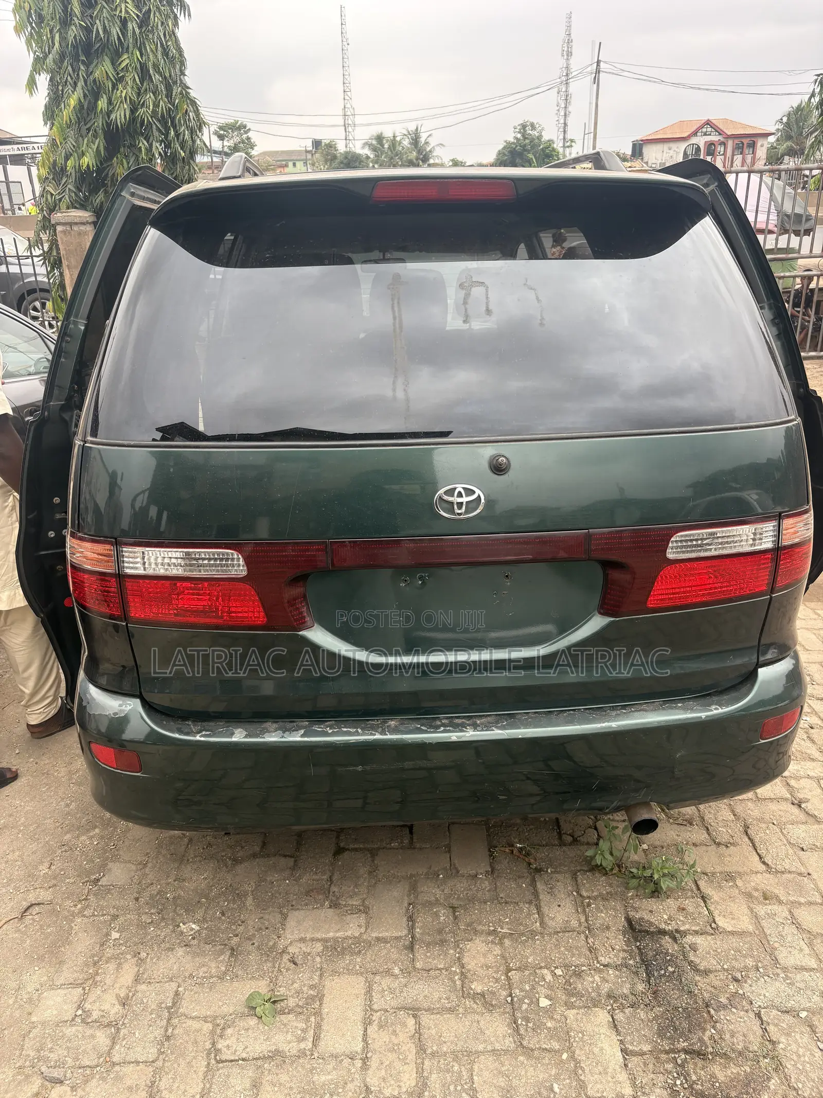 Toyota Previa 2.0 D-4D 2005 Green