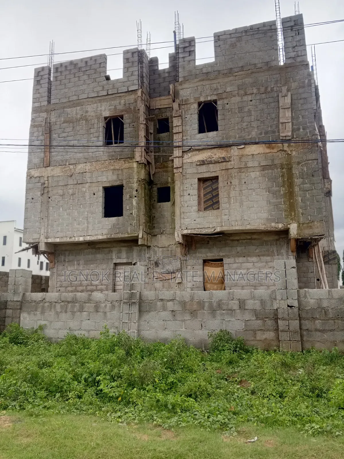 3bdrm Block of Flats in Berger Lifecamp, Dape for sale