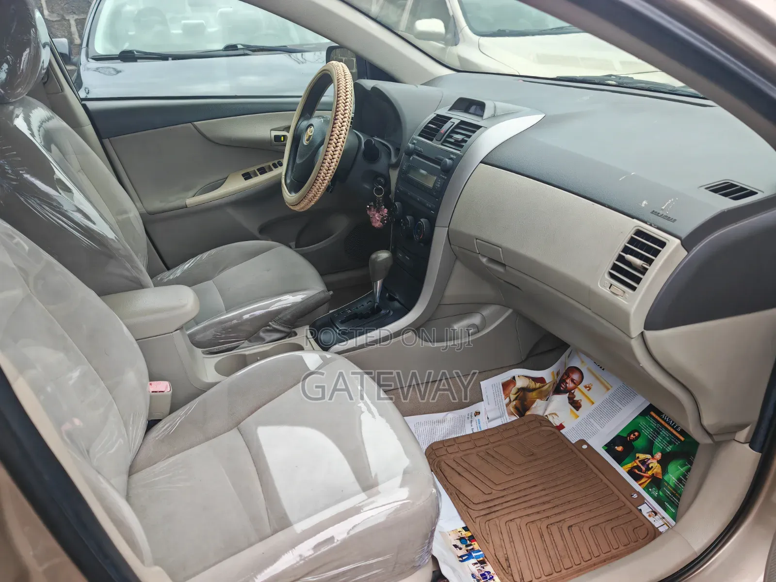 Toyota Corolla 2010 Gold