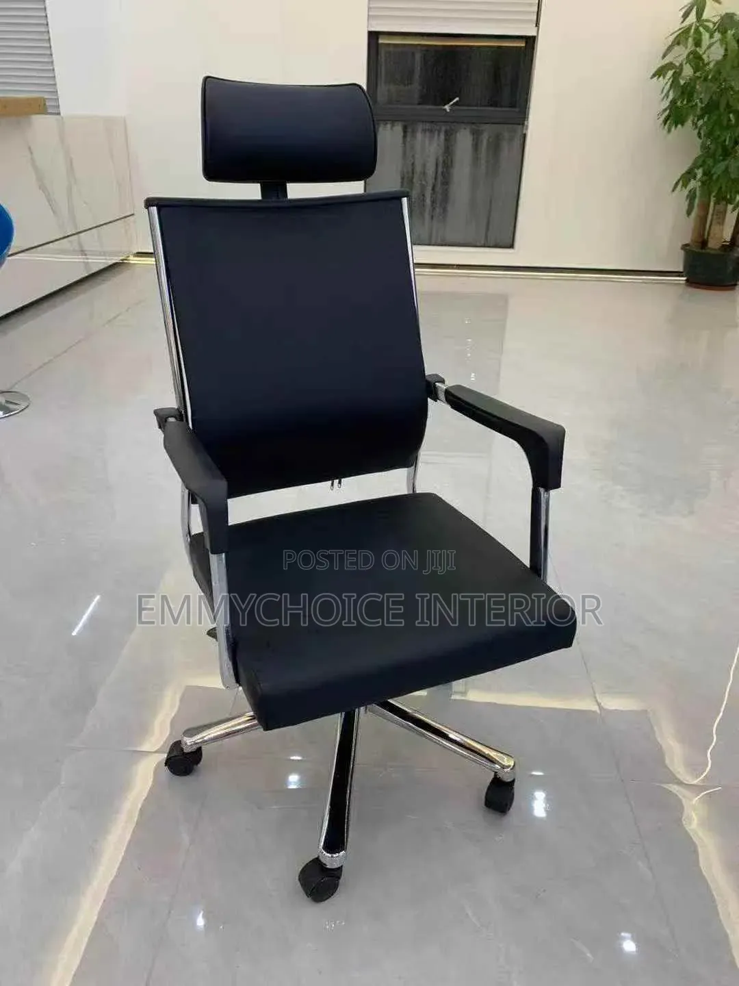 Italian Standard Modern Chair With Headrest and Lumber Support