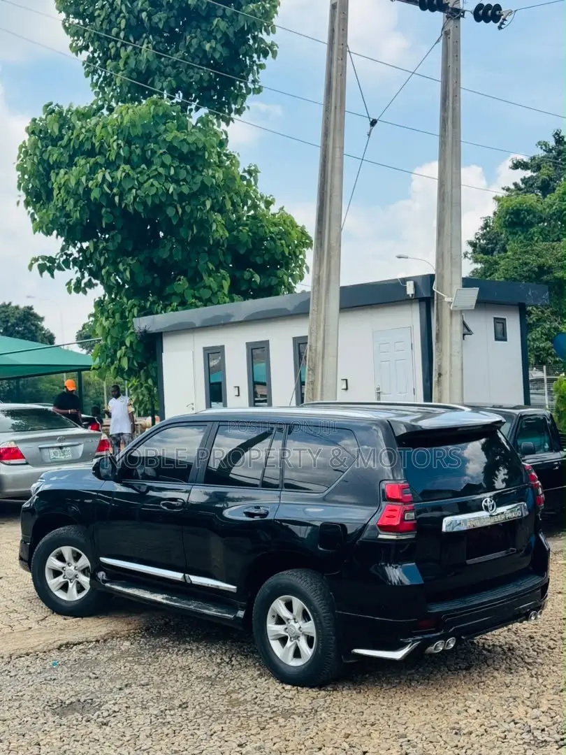 Toyota Land Cruiser 2015 Black