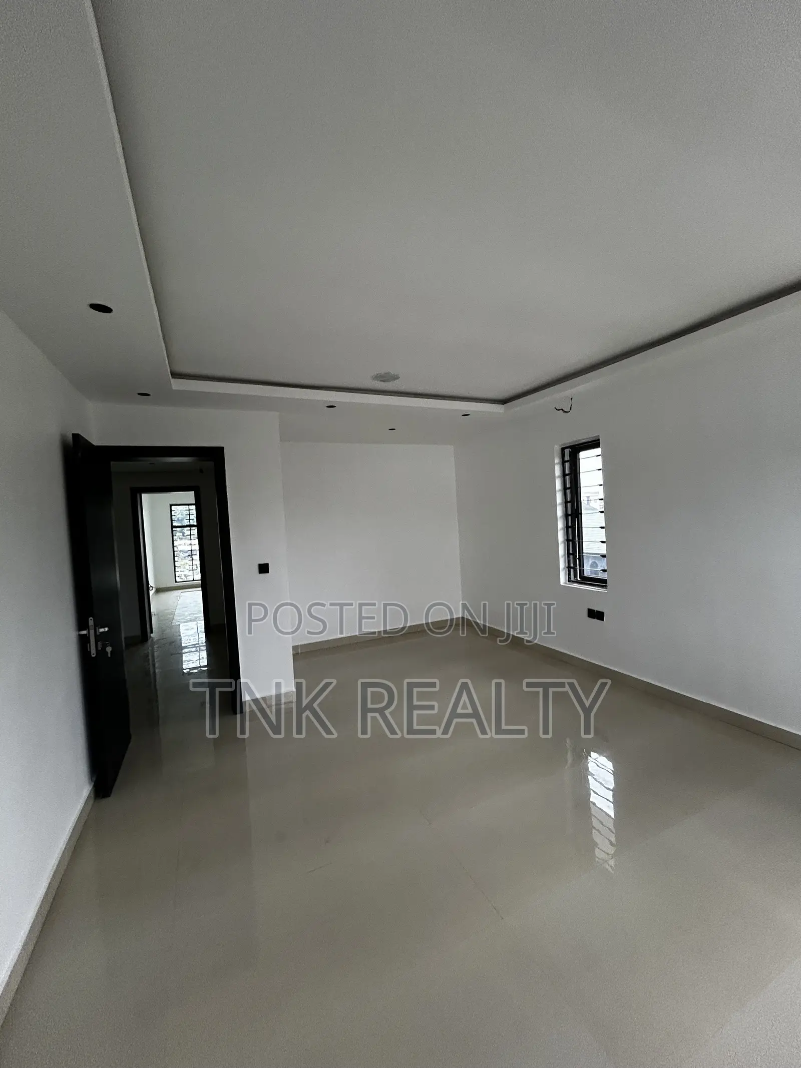 Furnished 5bdrm Townhouse/Terrace in Katampe for sale