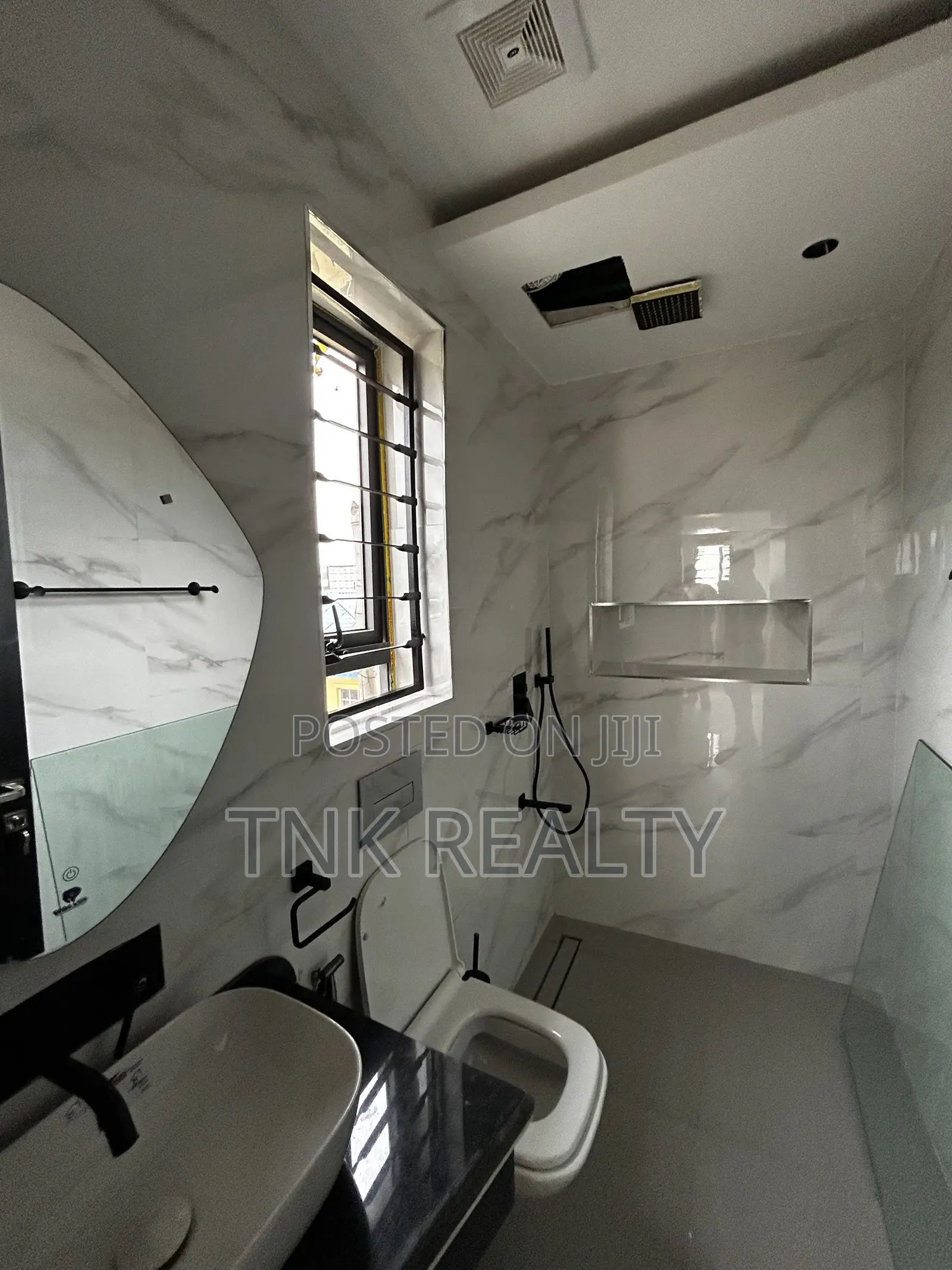 Furnished 5bdrm Townhouse/Terrace in Katampe for sale