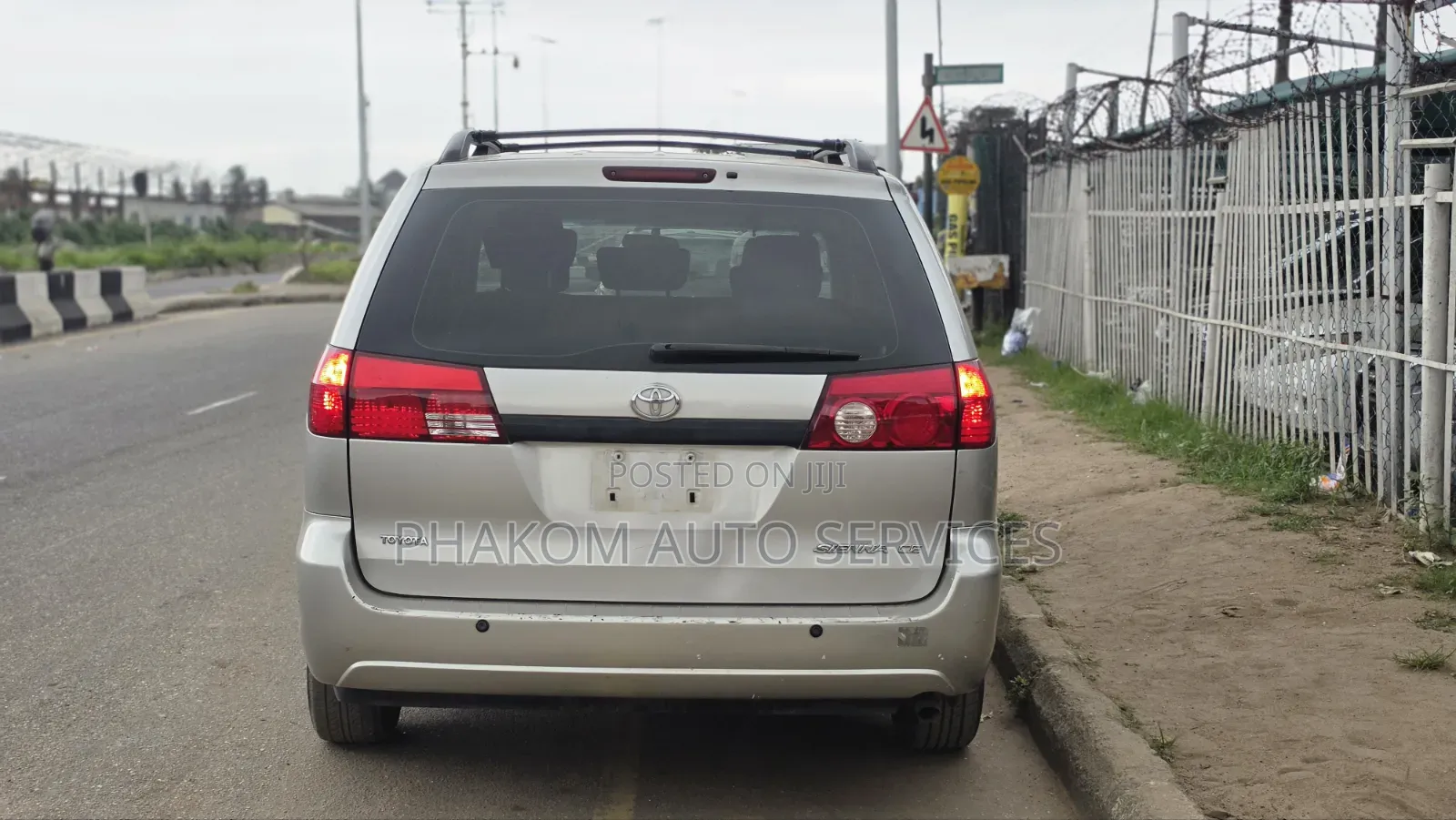 Toyota Sienna CE 2005 Gold