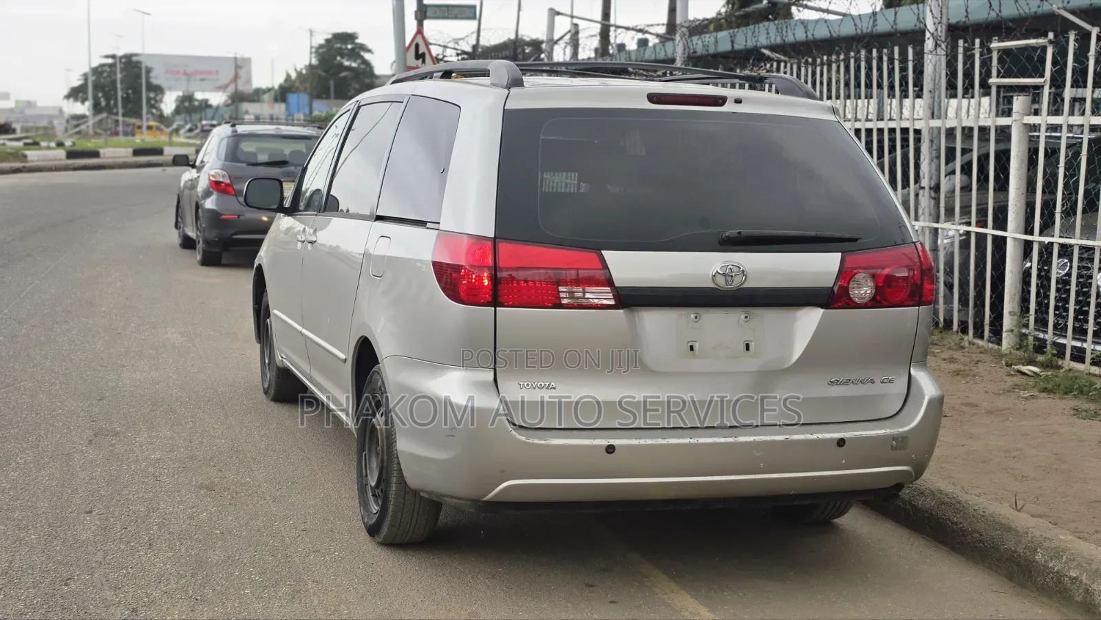 Toyota Sienna CE 2005 Gold