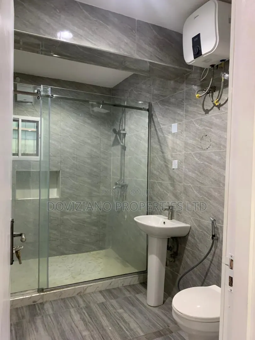 2bdrm Apartment in Ahmadu Bello Way for rent