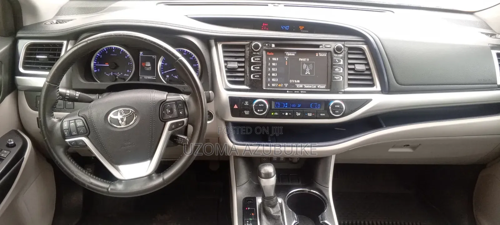 Toyota Highlander LE Plus 4x4 V6 (3.5L 6cyl 8A) 2018 Gray
