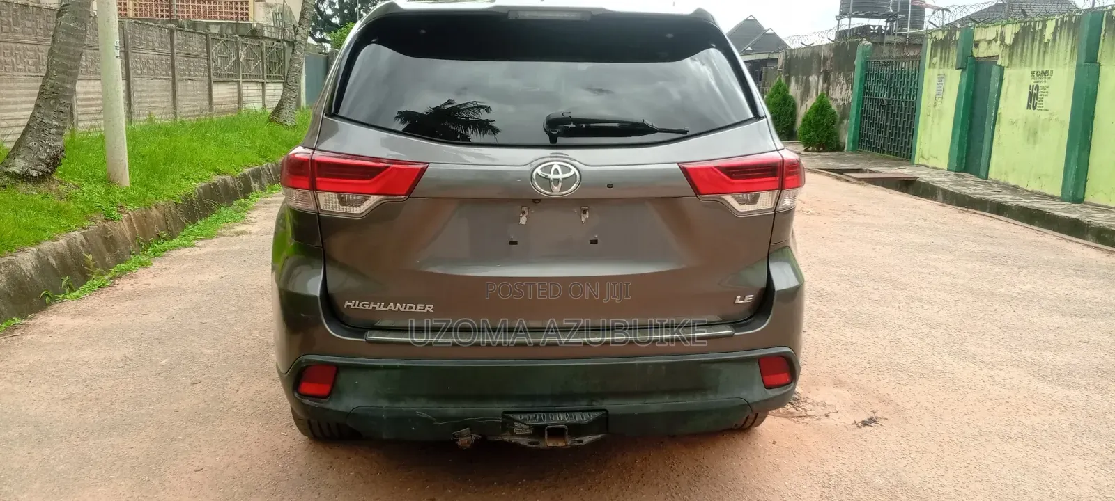 Toyota Highlander LE Plus 4x4 V6 (3.5L 6cyl 8A) 2018 Gray