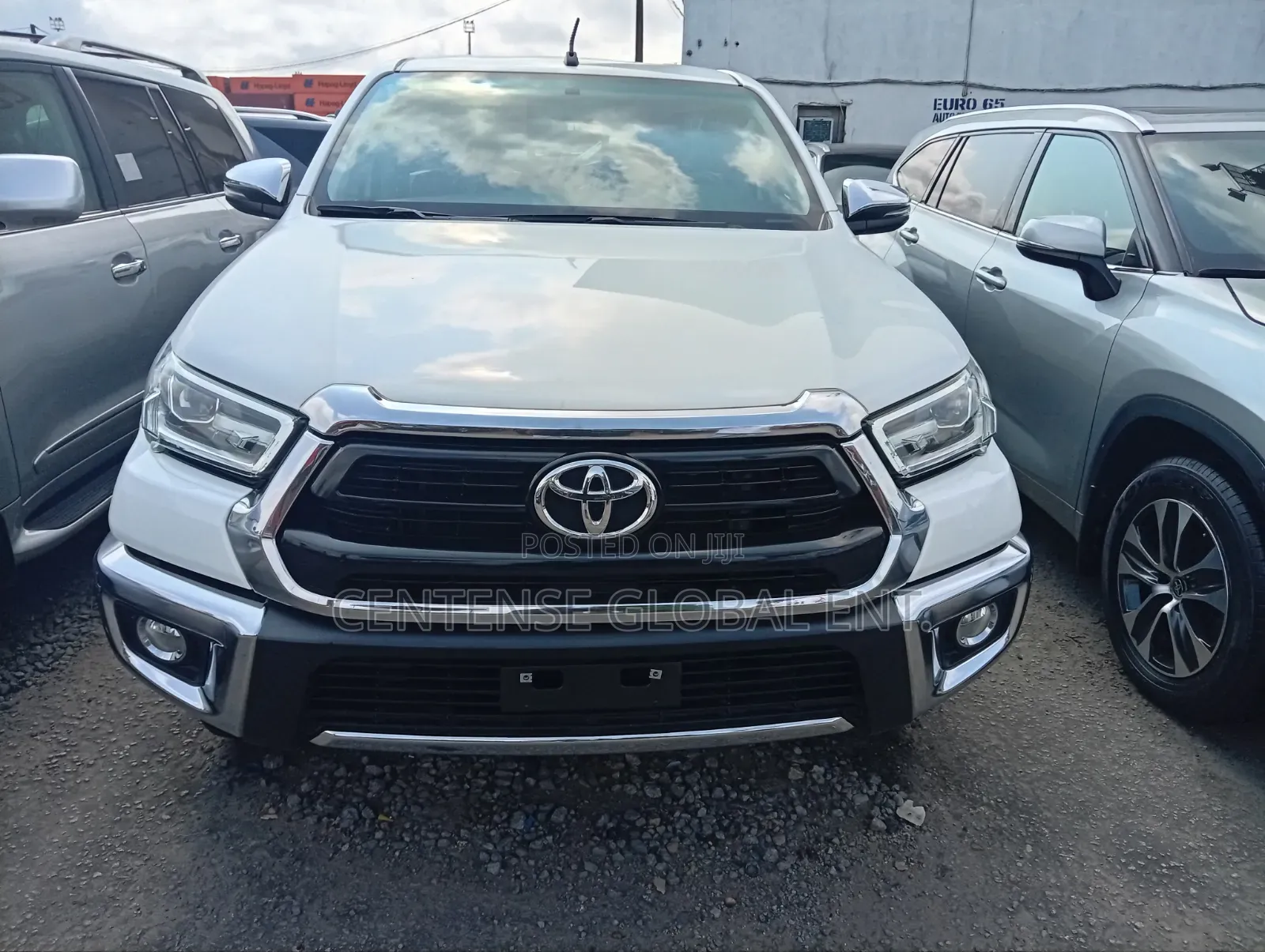 Toyota Hilux 2024 White