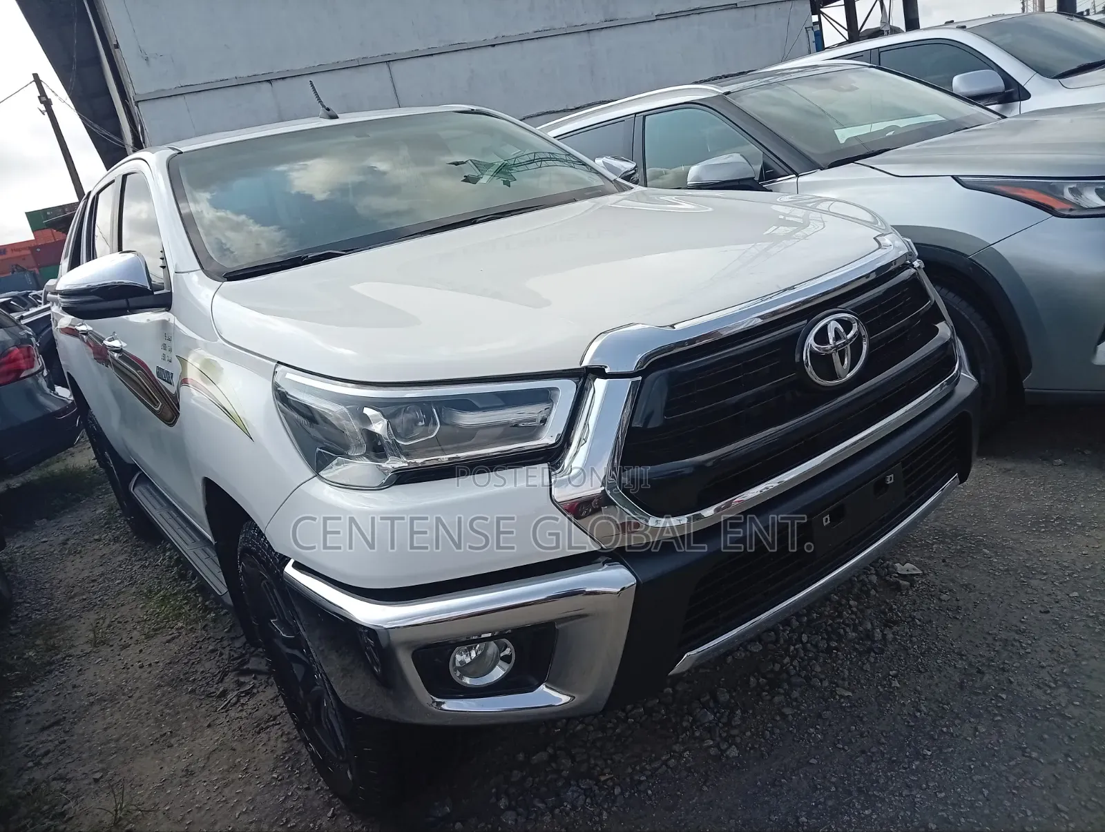 Toyota Hilux 2024 White