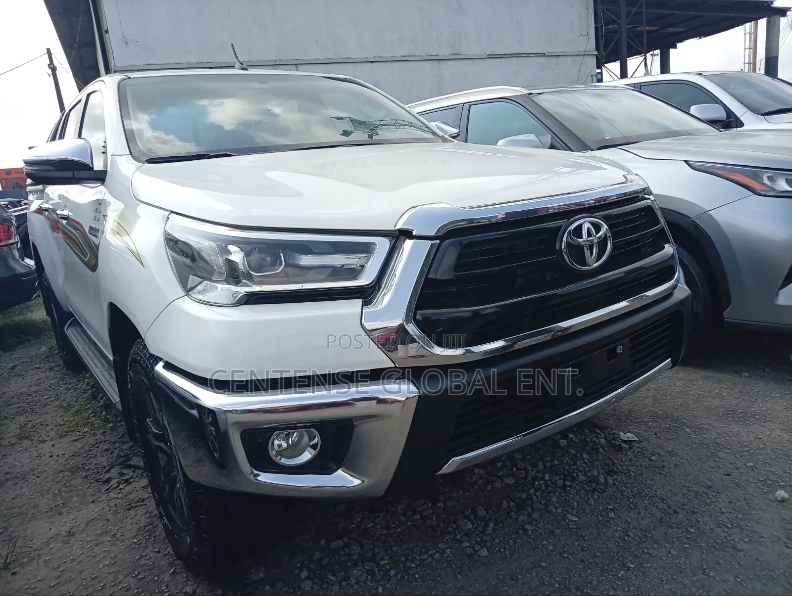 Toyota Hilux 2024 White