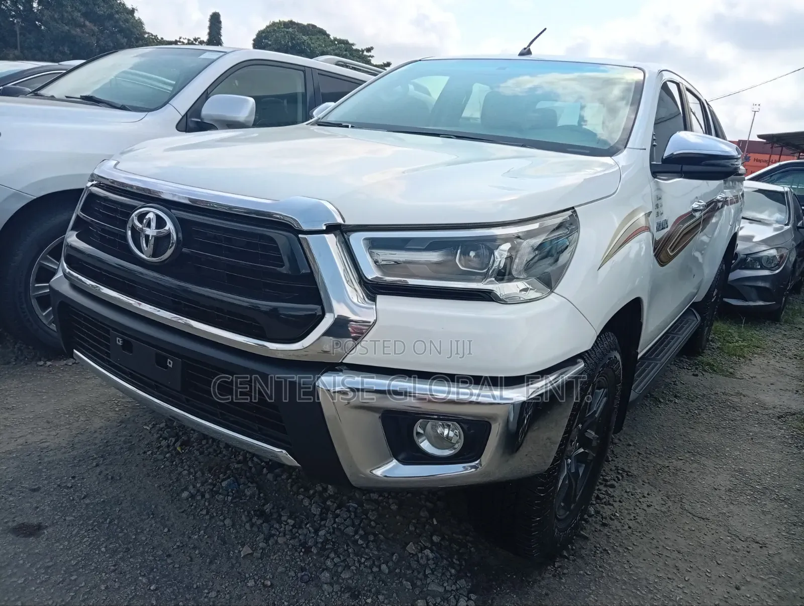 Toyota Hilux 2024 White