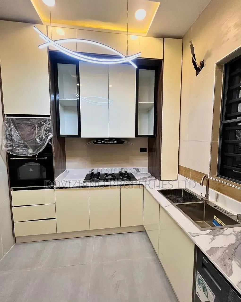 3bdrm Apartment in Lekki Phase 1 for sale