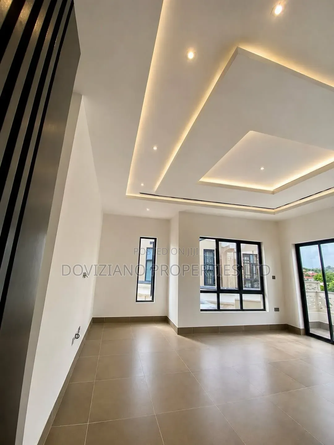 5bdrm Duplex in Parkview Estate for sale
