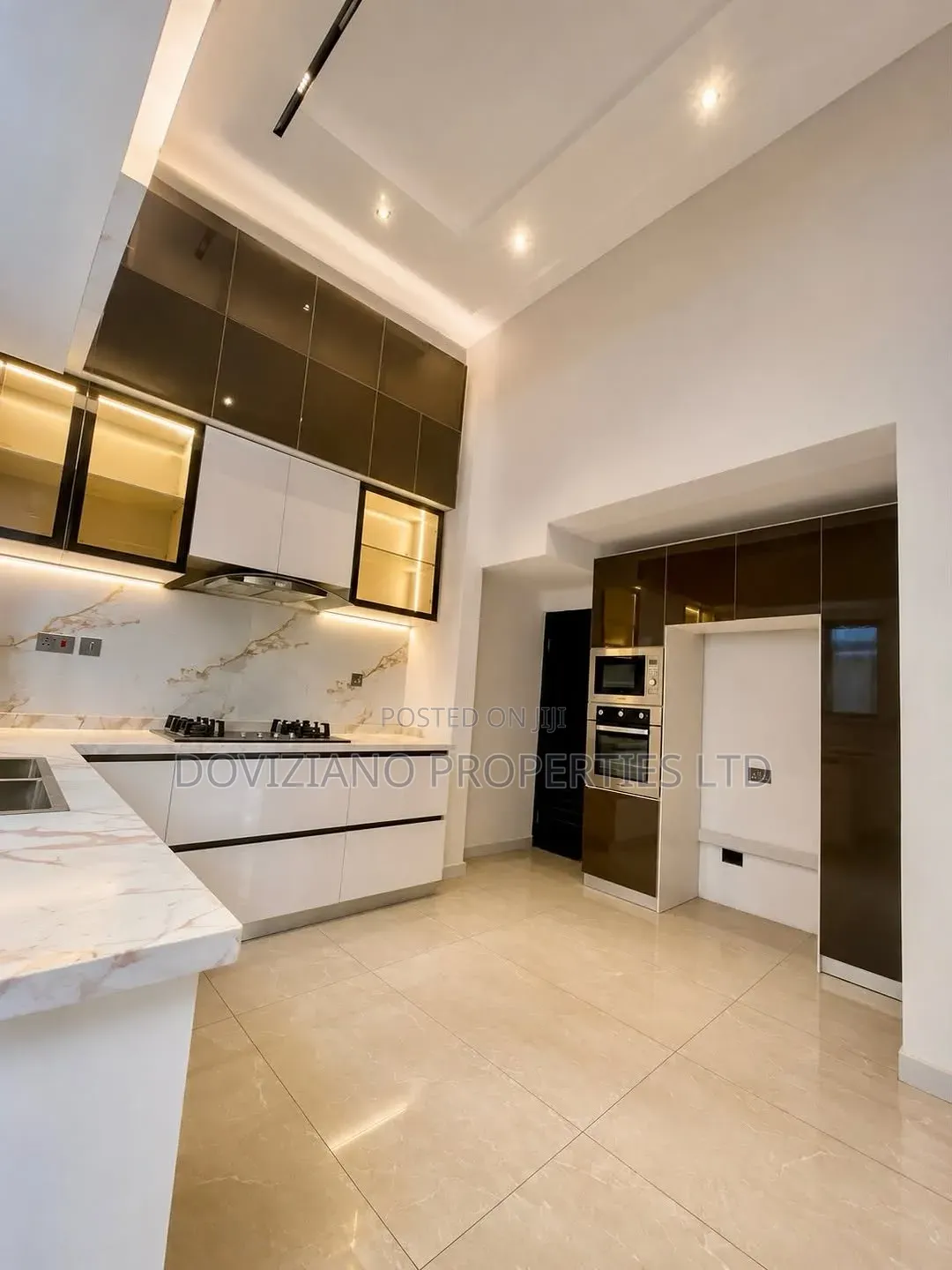 5bdrm Duplex in Parkview Estate for sale