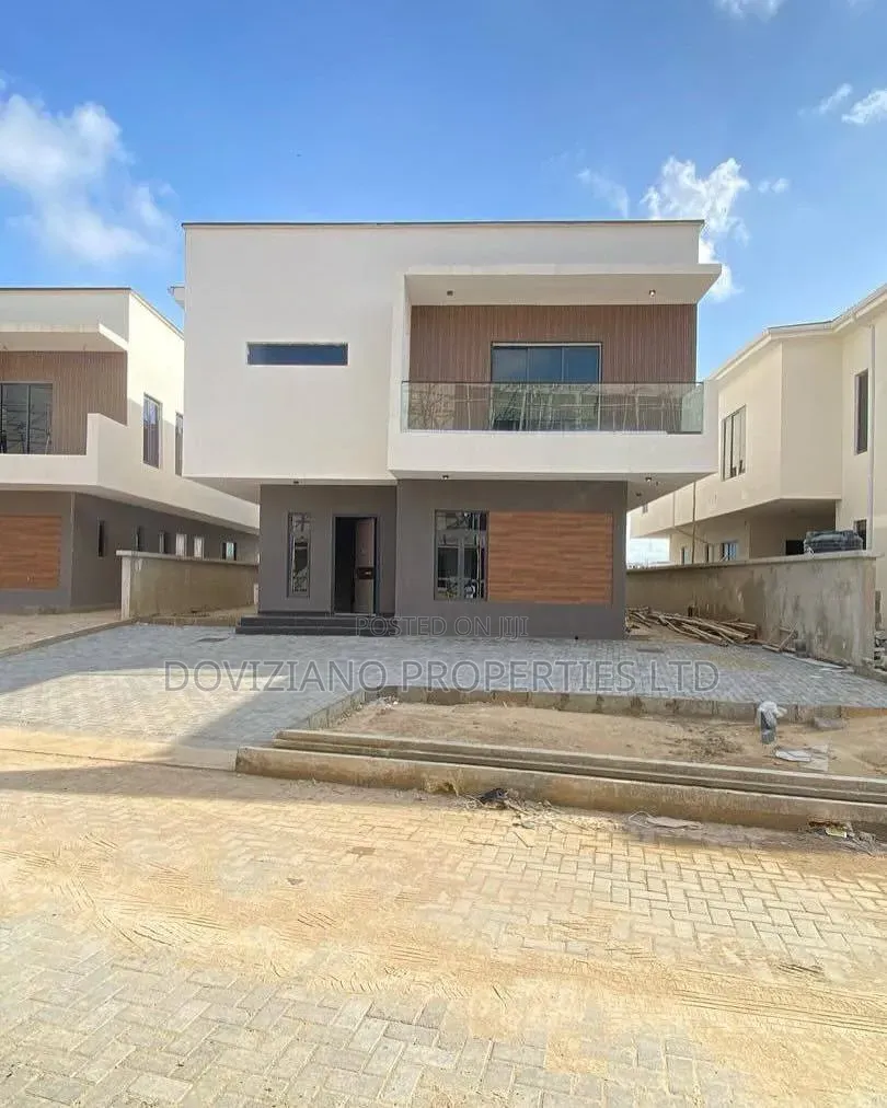 4bdrm Duplex in Lekki Phase 1 for sale