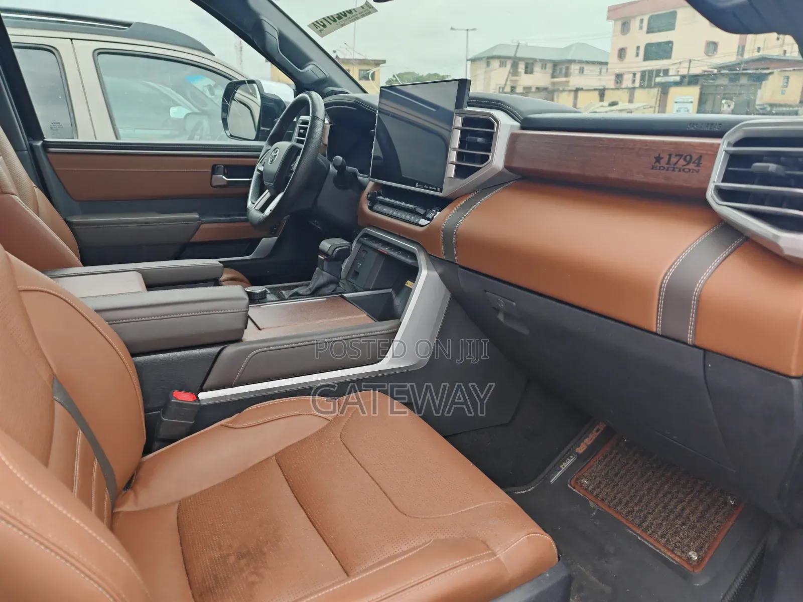 Toyota Tundra 2022 Black