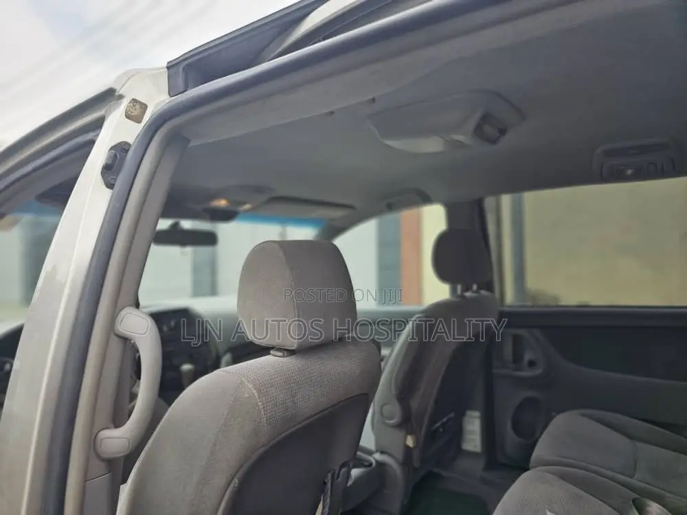 Toyota Sienna LE 2009 Gray