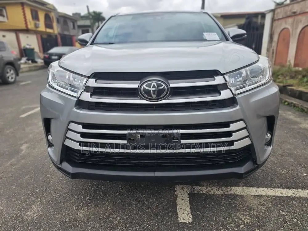 Toyota Highlander XLE 2019 Silver
