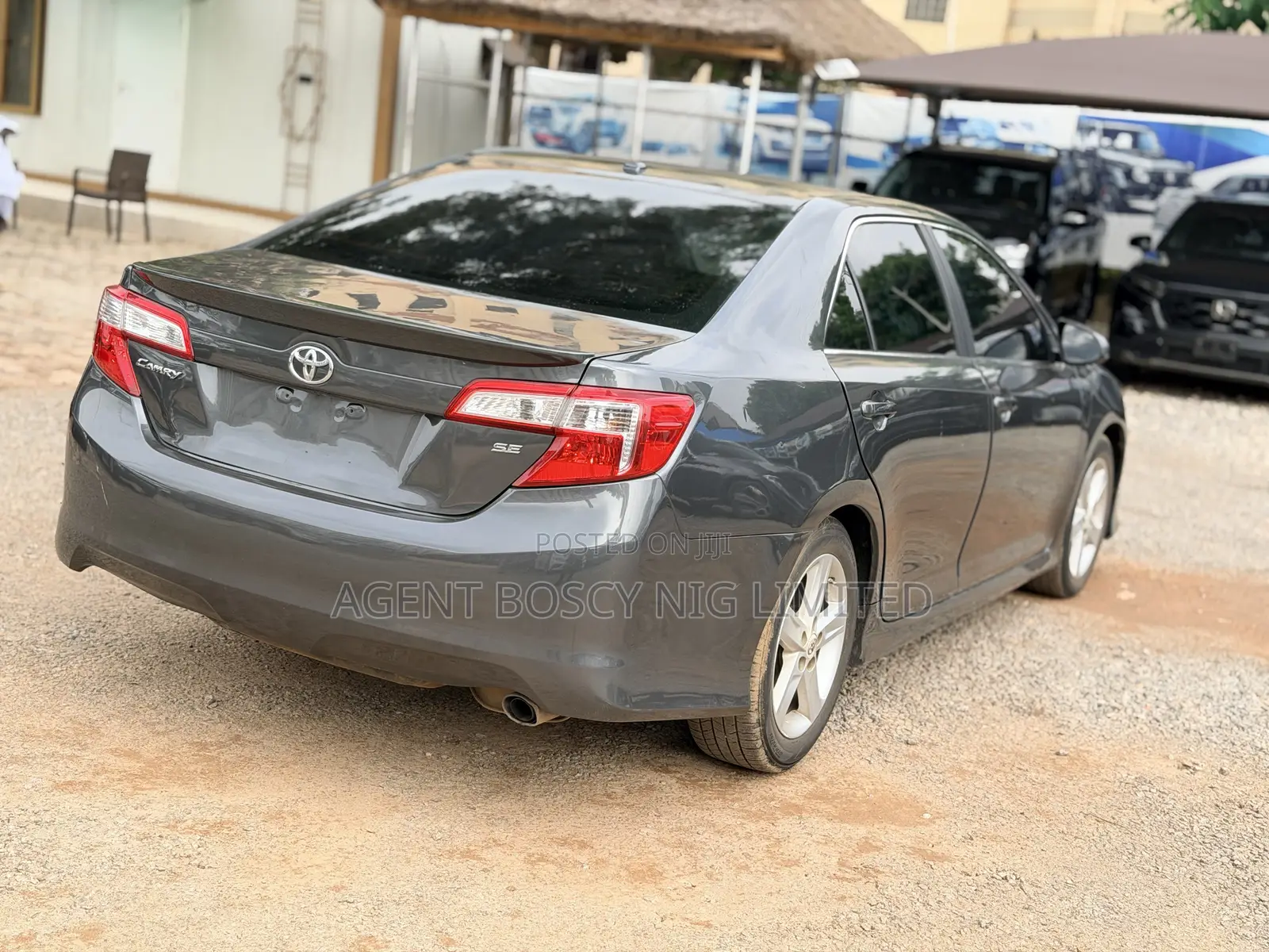 Toyota Camry SE 4dr Sedan (2.5L 4cyl 6A) 2012 Gray