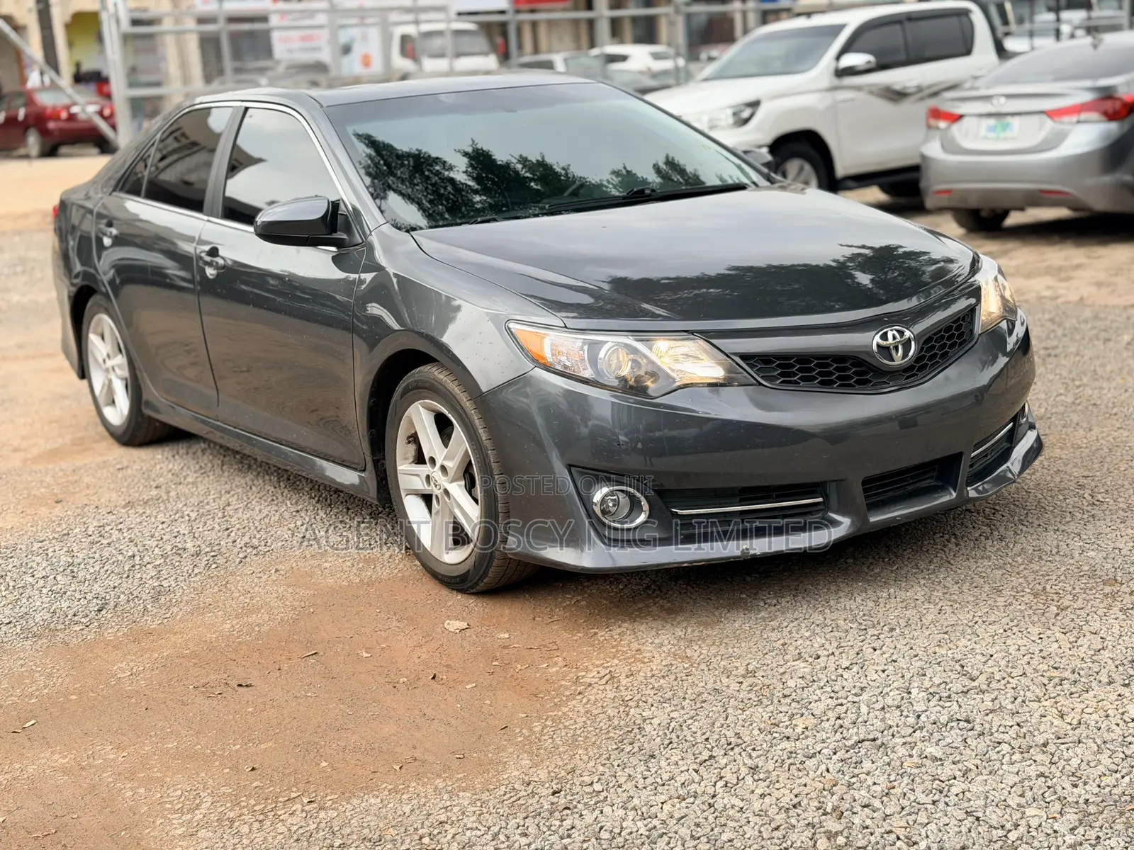 Toyota Camry SE 4dr Sedan (2.5L 4cyl 6A) 2012 Gray