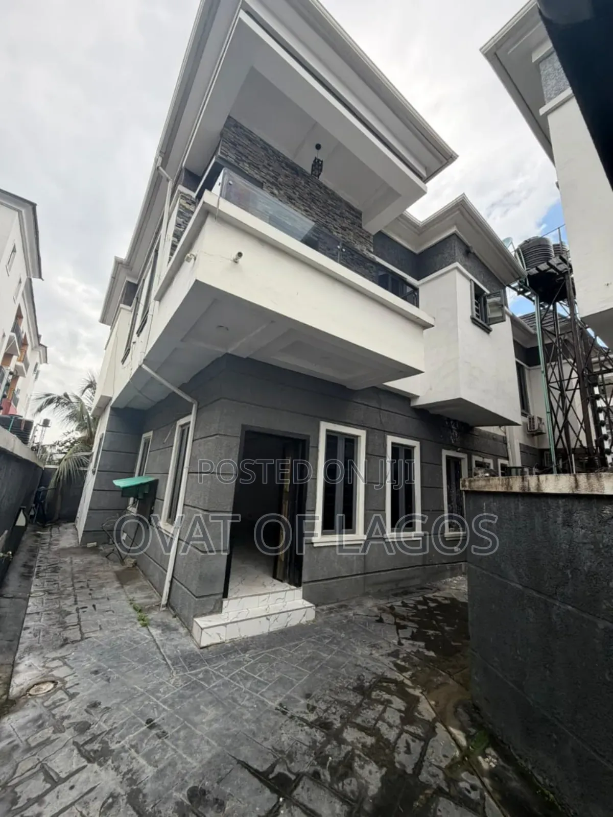 4bdrm Duplex in Lekki Phase 1 for rent