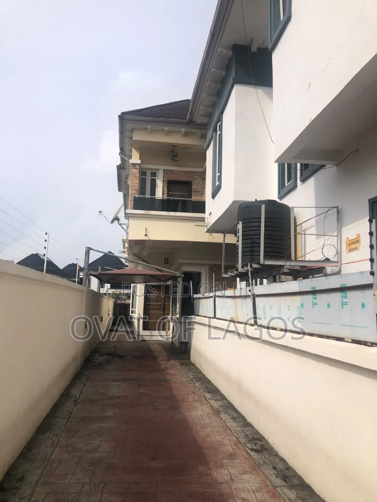 4bdrm Duplex in Ikota for rent