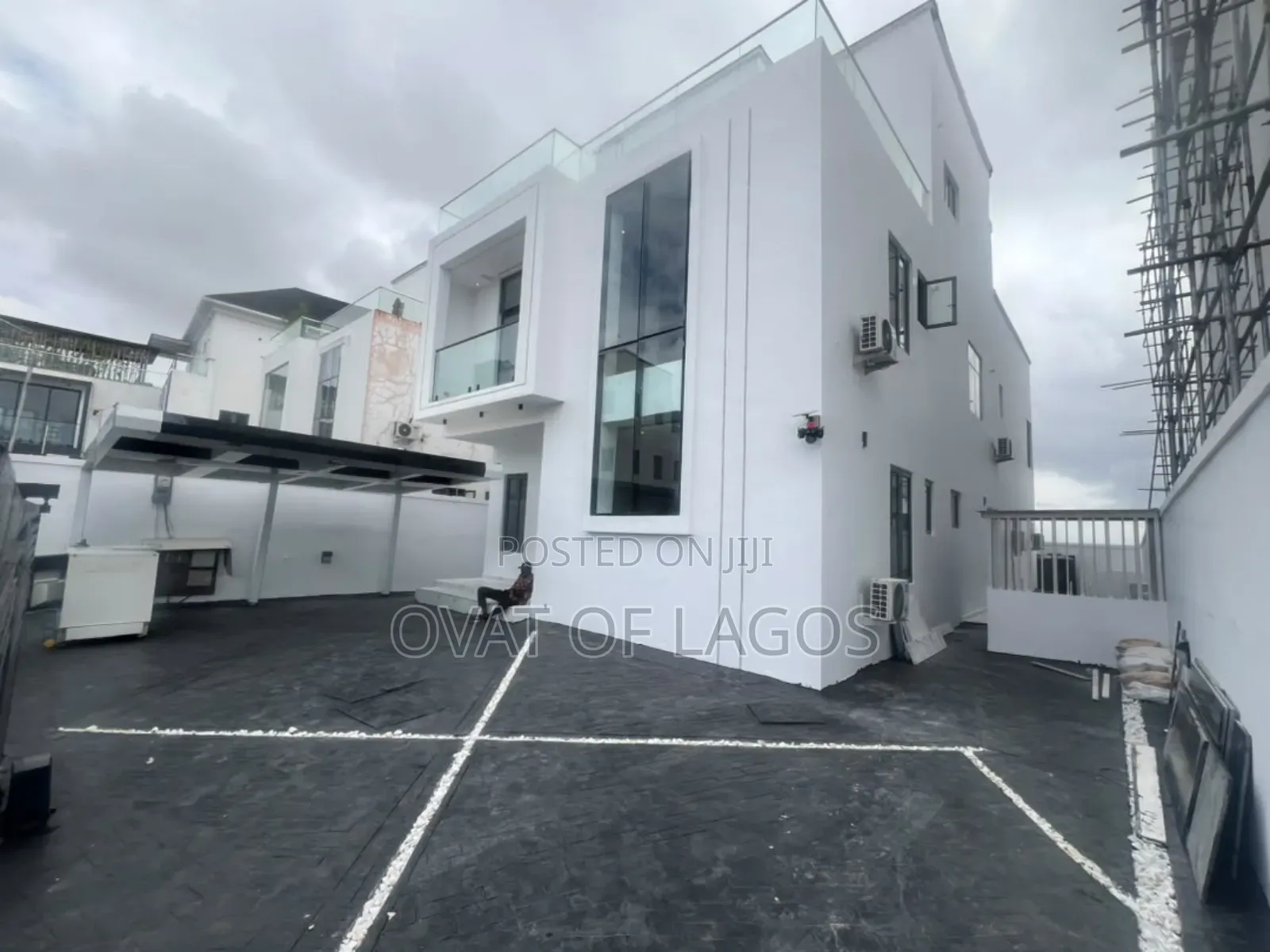5bdrm Duplex in Pinnock Beach, Osapa london for sale