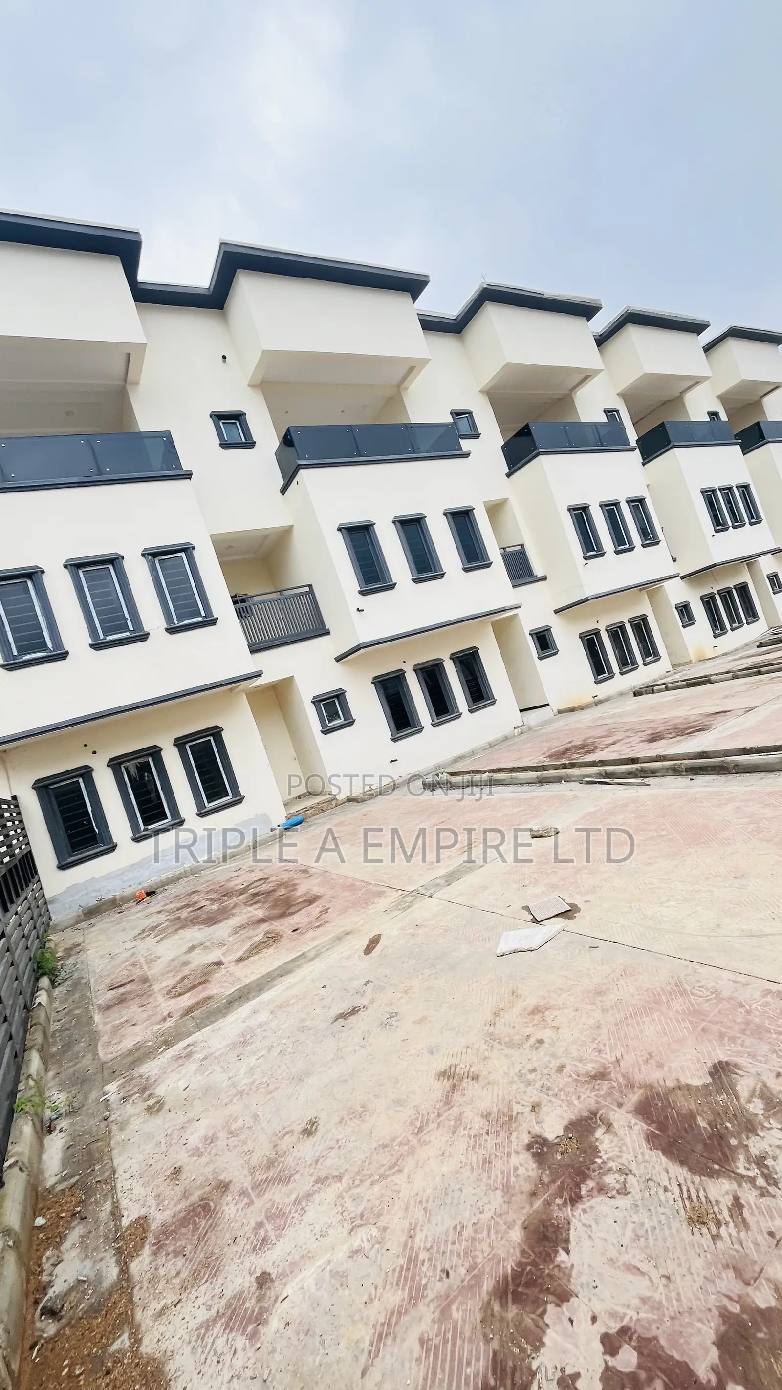 4bdrm Townhouse/Terrace in Katampe (Main) for sale