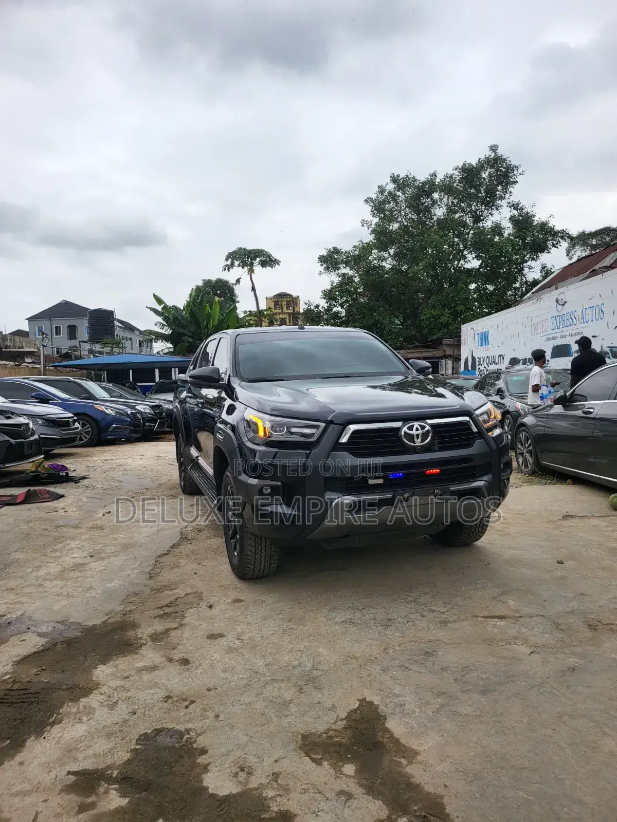 Toyota Hilux 2025 Black