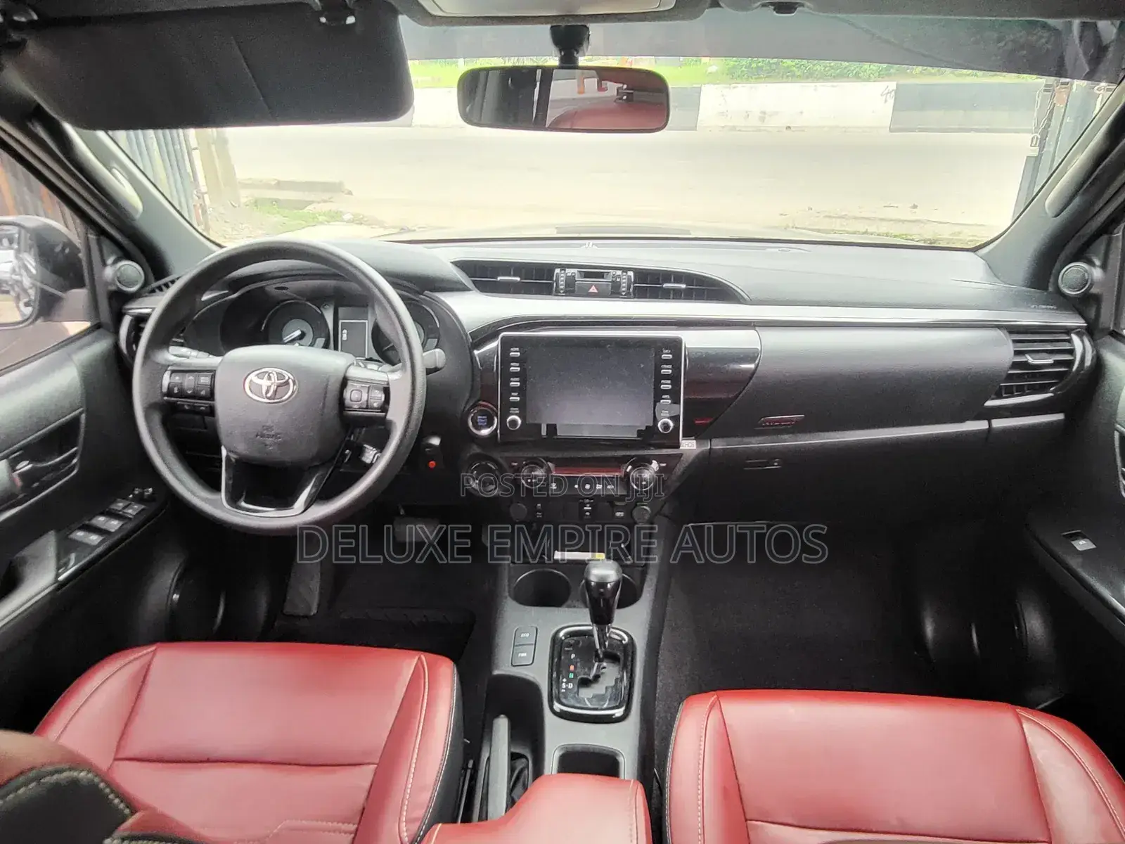 Toyota Hilux 2025 Black